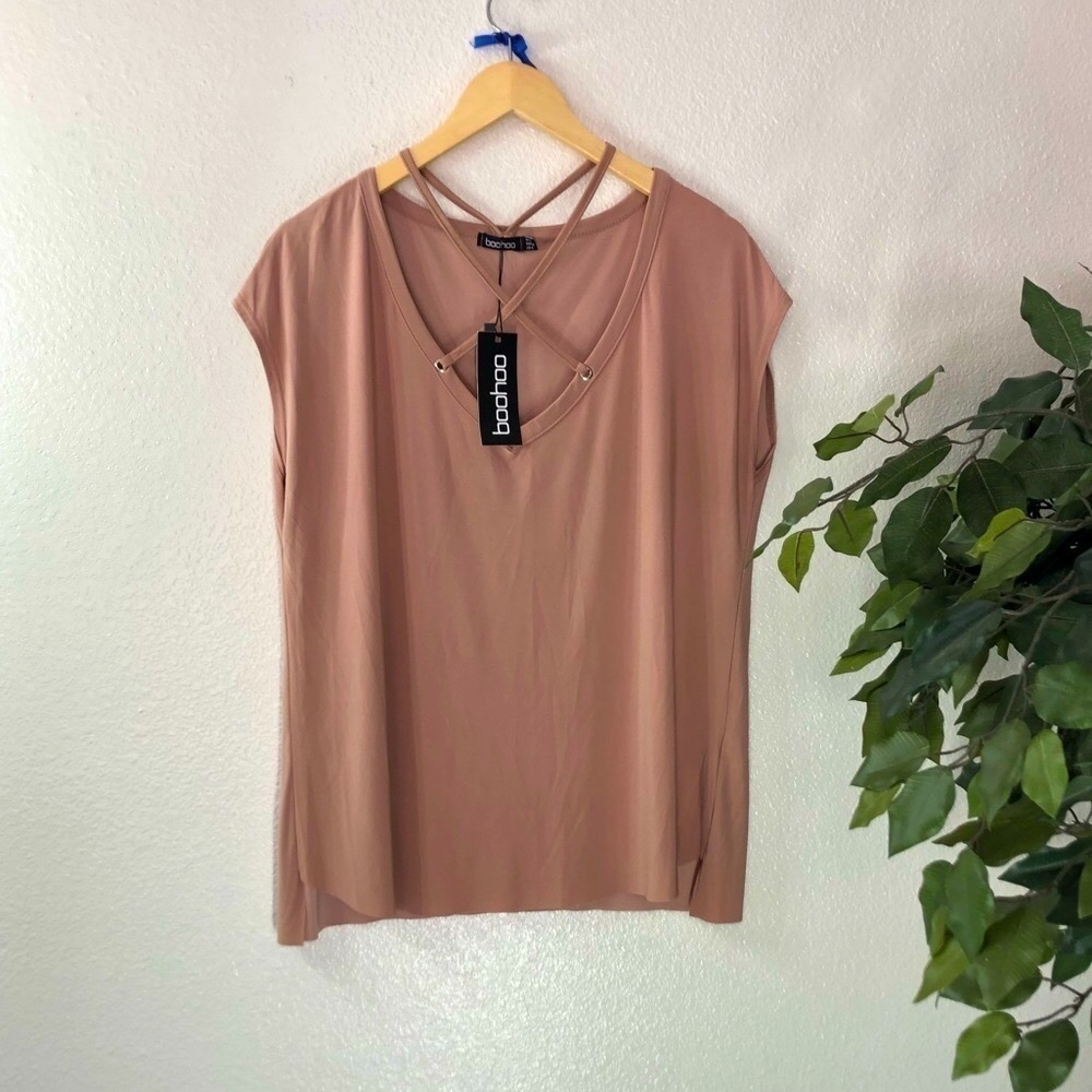 NWT Boohoo Cap Sleeve Tee